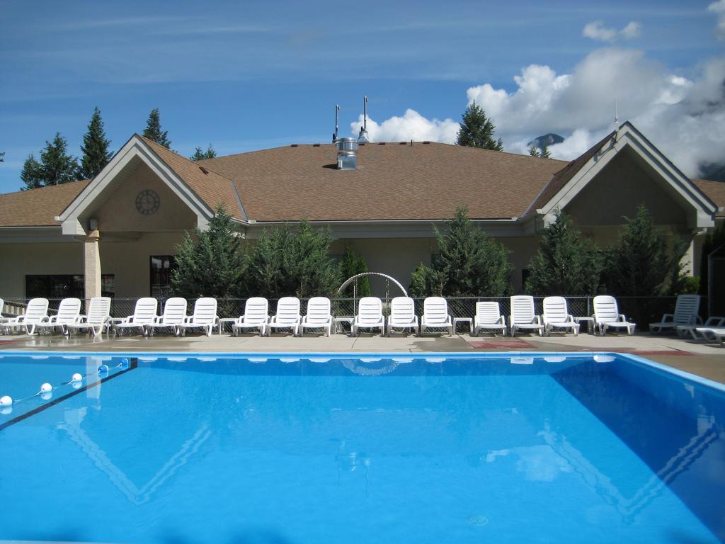 Radium Valley Vacation Resort Инвермор Екстериор снимка
