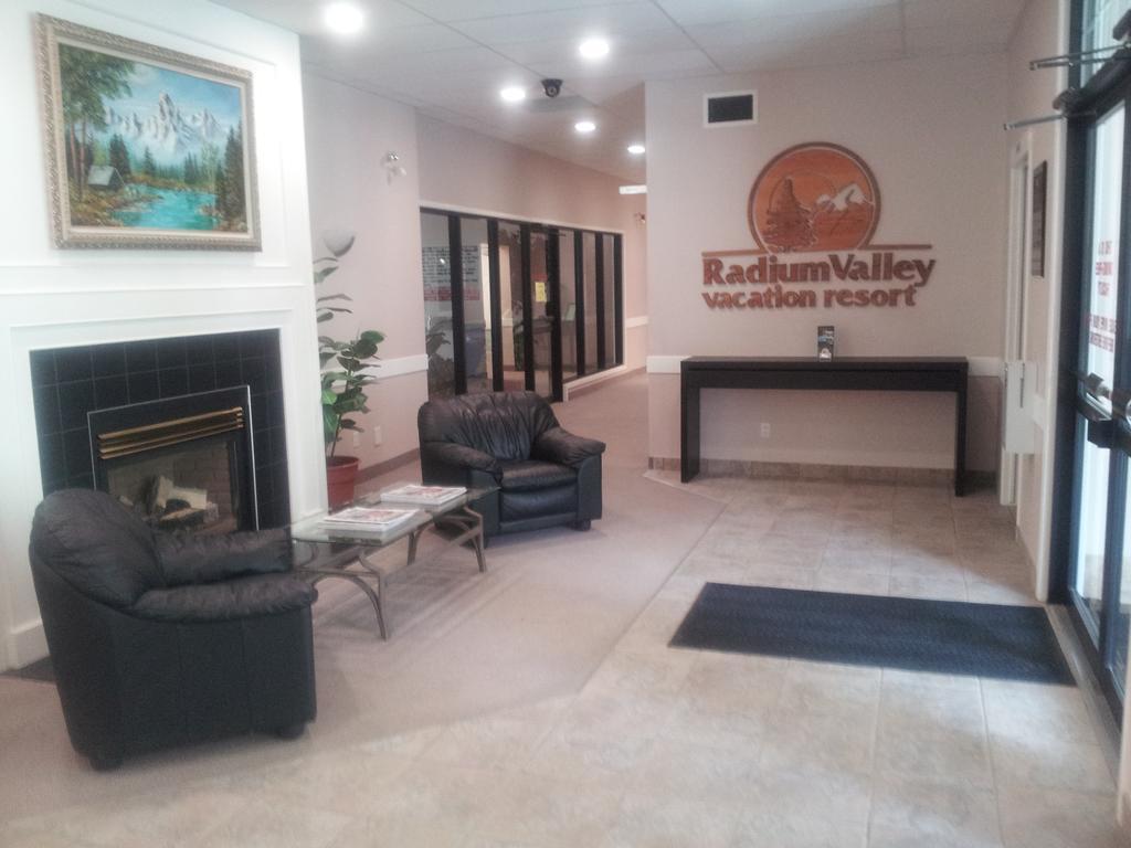 Radium Valley Vacation Resort Инвермор Екстериор снимка